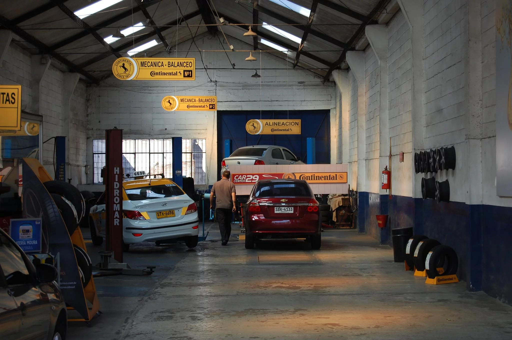 CAR CENTER 29